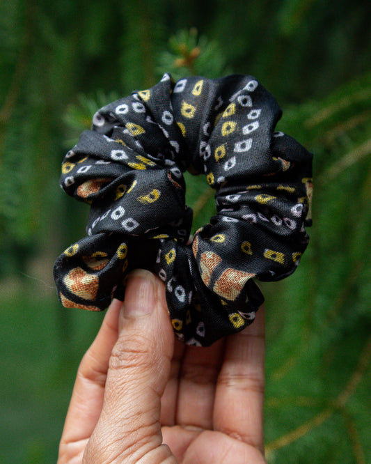 Black Bhandani Print Scrunchie