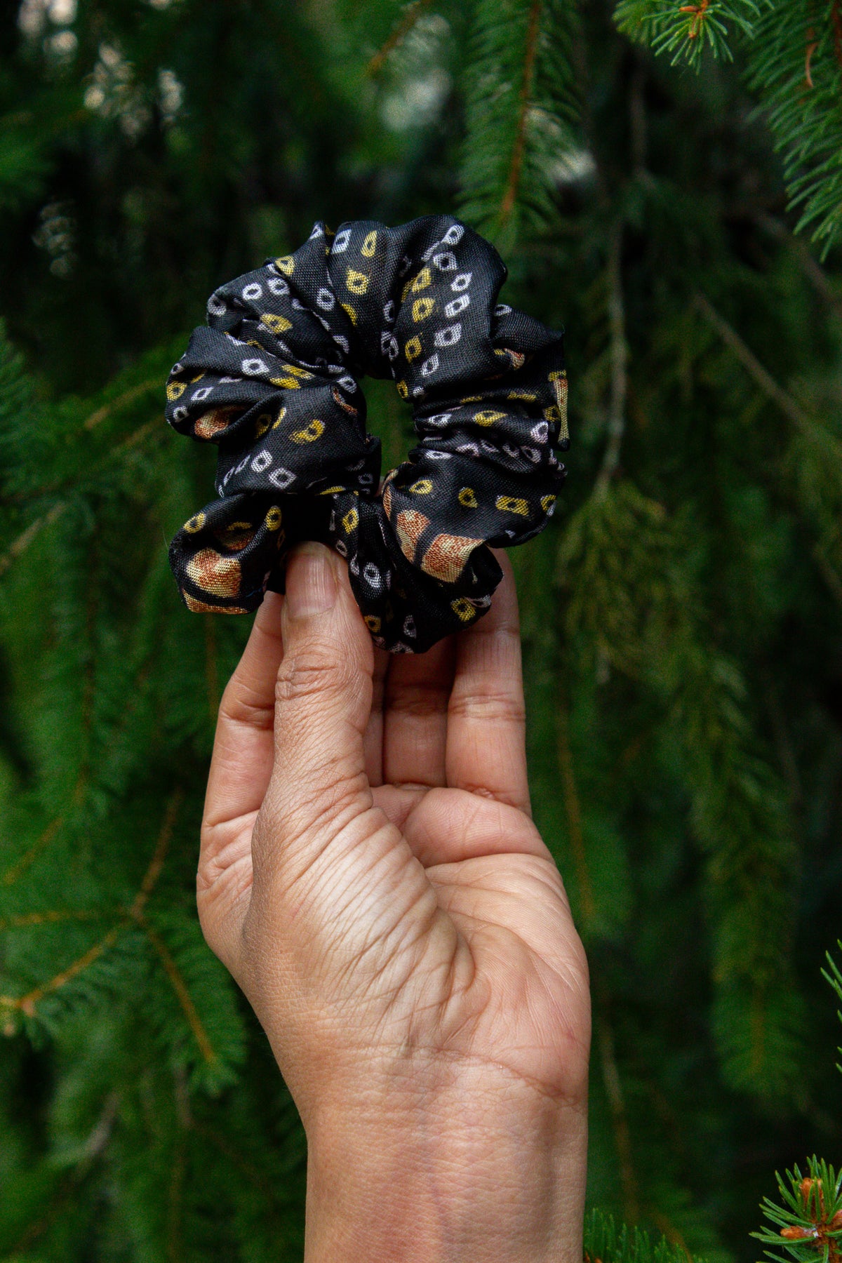 Black Bhandani Print Scrunchie