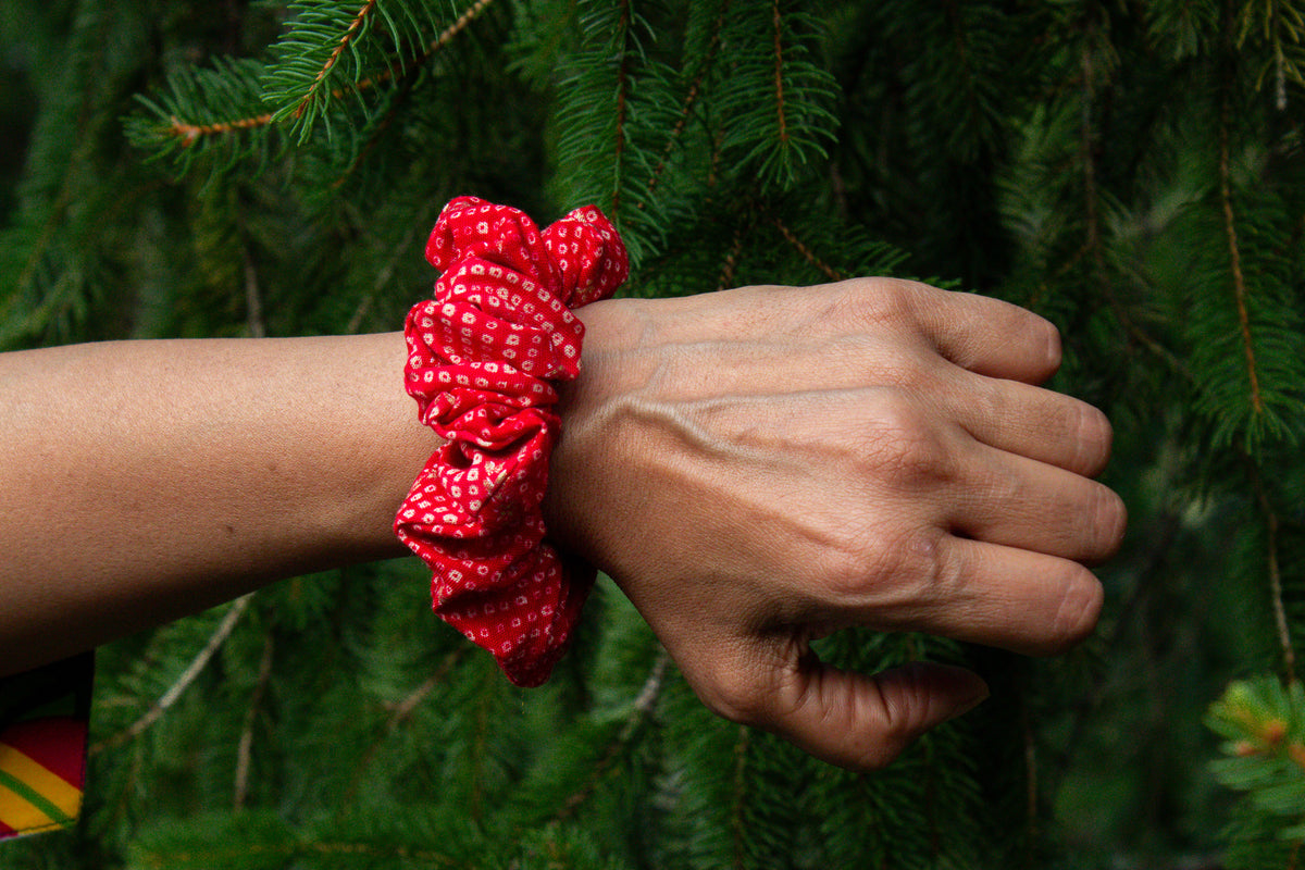 Red Bhandani Scrunchie