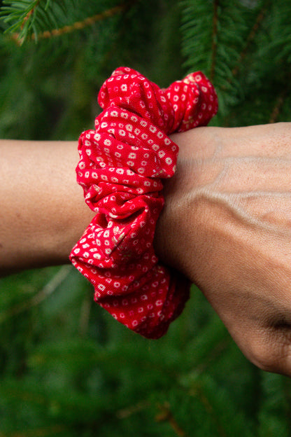 Red Bhandani Scrunchie